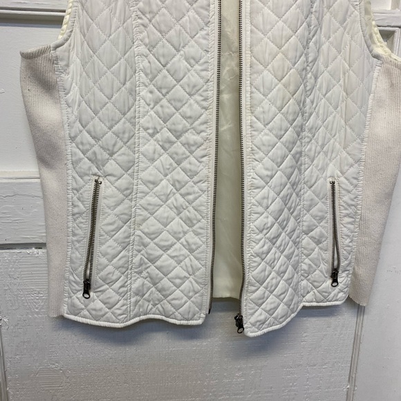 New Directions Women’s Puffer Quilted Vest. Size XL - Picture 5 of 9